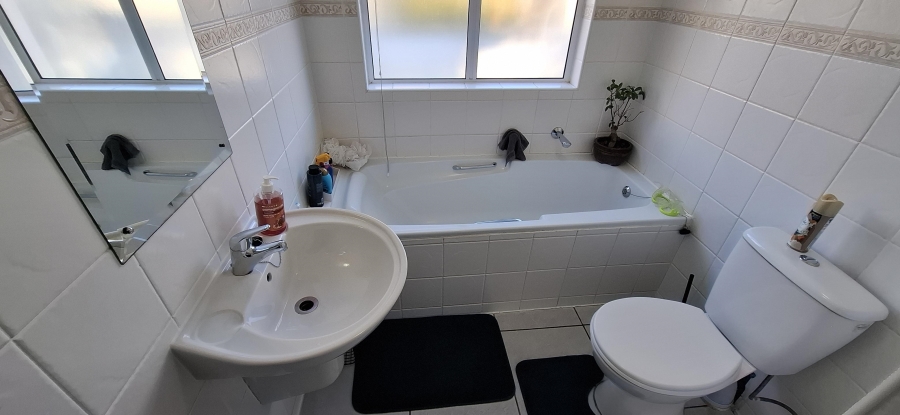 3 Bedroom Property for Sale in Pinehurst Western Cape